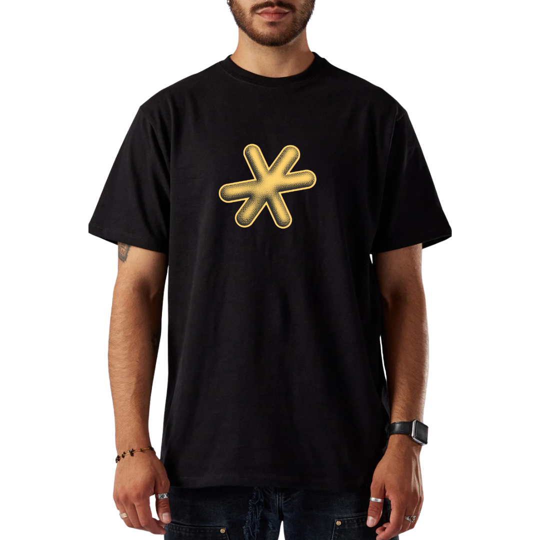 T-shirt jaune sur noir